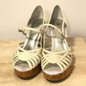 Women’s Wedge Sandals Size 9 Ivory